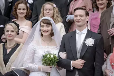 Ku'damm 56 - galeria zdjęć - filmweb