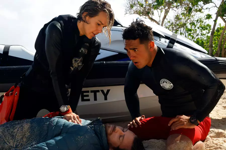 Rescue: HI-Surf - galeria zdjęć - filmweb