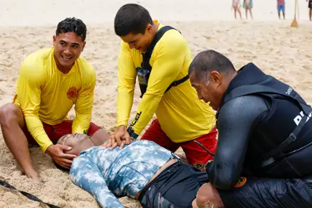 Rescue: HI-Surf - galeria zdjęć - filmweb