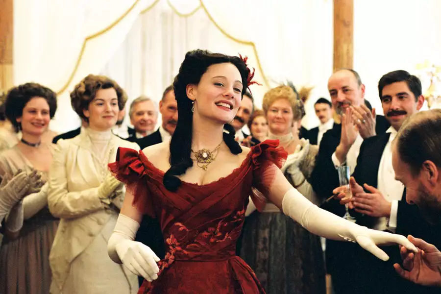 Angel - galeria zdjęć - filmweb