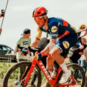 Chasing Cobbles: Mads Pedersen - galeria zdjęć - filmweb