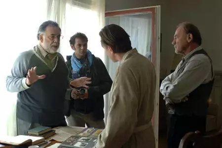 Młodość stulatka - galeria zdjęć - filmweb