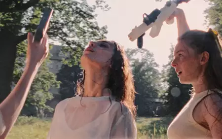 Glorious Summer - galeria zdjęć - filmweb