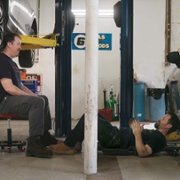 Tires - galeria zdjęć - filmweb