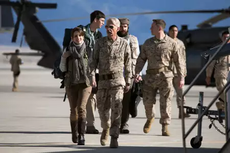 Whiskey Tango Foxtrot - galeria zdjęć - filmweb