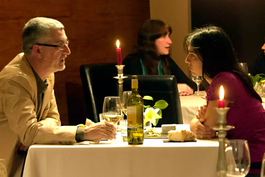 18 spotkań przy stole - galeria zdjęć - filmweb