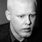 McQueen - galeria zdjęć - filmweb