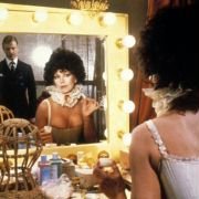 Pęknięte lustro - galeria zdjęć - filmweb