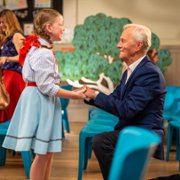 The Very Excellent Mr. Dundee - galeria zdjęć - filmweb