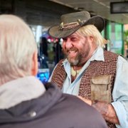 The Very Excellent Mr. Dundee - galeria zdjęć - filmweb