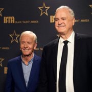 The Very Excellent Mr. Dundee - galeria zdjęć - filmweb