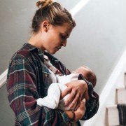 The Ones Below - galeria zdjęć - filmweb