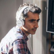 The Ones Below - galeria zdjęć - filmweb