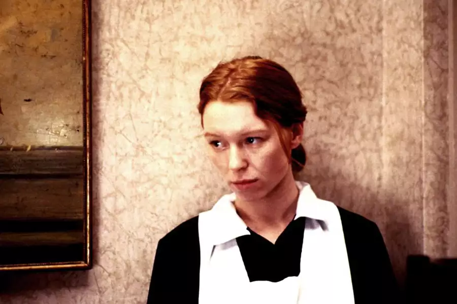 Piękny obiekt pożądania - galeria zdjęć - filmweb