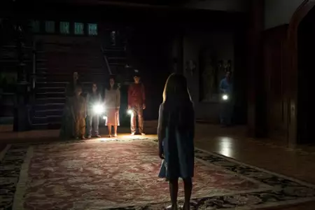 Nawiedzony dom na wzgórzu - galeria zdjęć - filmweb