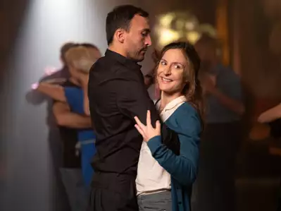 Paryskie tango - galeria zdjęć - filmweb
