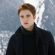 Robert Pattinson w Saga \"Zmierzch\": Przed świtem. Część 2
