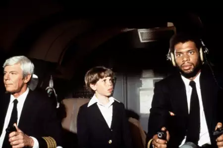 Czy leci z nami pilot? - galeria zdjęć - filmweb