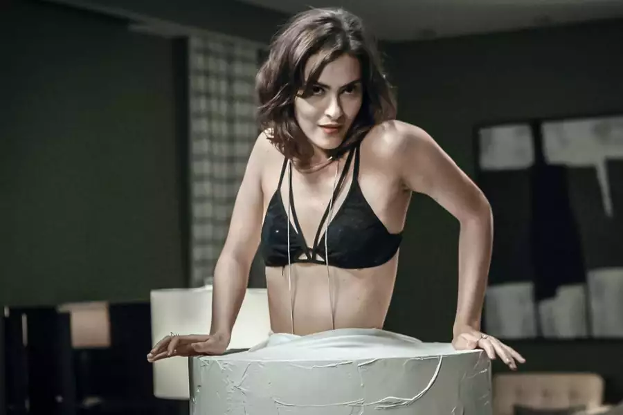 Interes - galeria zdjęć - filmweb