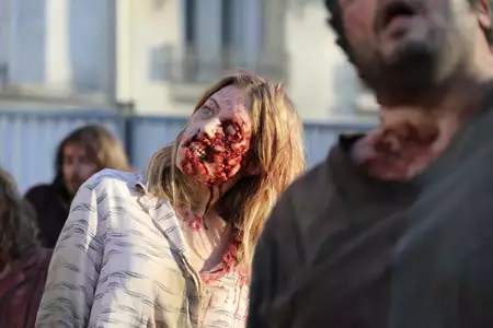 Noc pożera świat - galeria zdjęć - filmweb