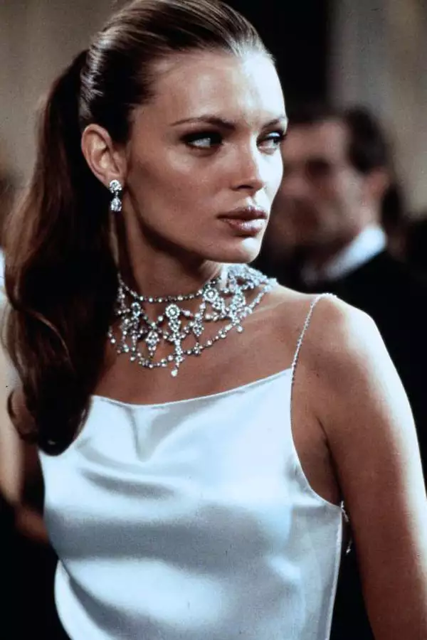 Afera Thomasa Crowna - galeria zdjęć - filmweb