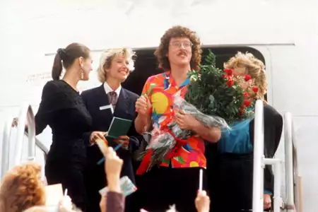 Naga broń: Z akt Wydziału Specjalnego - galeria zdjęć - filmweb