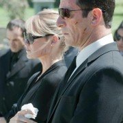 Awake - galeria zdjęć - filmweb