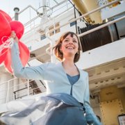 Hello Again - Ein Tag für immer - galeria zdjęć - filmweb