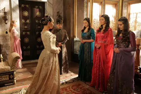 Wspaniałe stulecie: Sułtanka K&ouml;sem - galeria zdjęć - filmweb