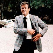 Człowiek ze złotym pistoletem - galeria zdjęć - filmweb