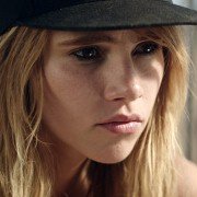 Outsiderka - galeria zdjęć - filmweb