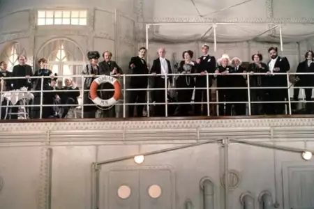 A statek płynie - galeria zdjęć - filmweb