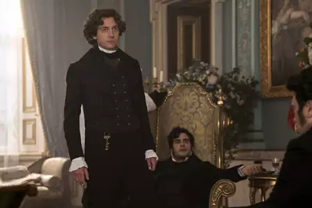 Kr&oacute;lowa Charlotta: Opowieść ze świata Bridgerton&oacute;w - galeria zdjęć - filmweb