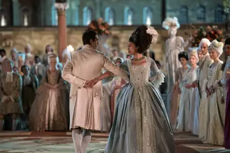 Królowa Charlotta: Opowieść ze świata Bridgertonów - galeria zdjęć - filmweb