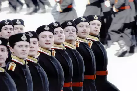 Cyrulik syberyjski - galeria zdjęć - filmweb