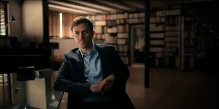 Poszukiwany: ucieczka Carlosa Ghosna - galeria zdjęć - filmweb