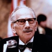 Uwiedzenie Joe Tynana - galeria zdjęć - filmweb
