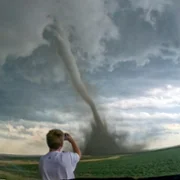 In the Eye of the Storm: Chasers - galeria zdjęć - filmweb