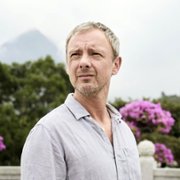 Strangers - galeria zdjęć - filmweb