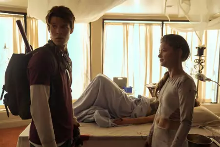 Daybreak - galeria zdjęć - filmweb