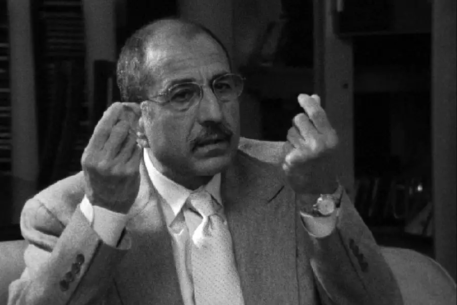 Osaczeni. Demokracja w sidłach neoliberalizmu - galeria zdjęć - filmweb