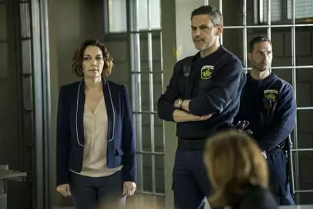 Uwięzione - galeria zdjęć - filmweb