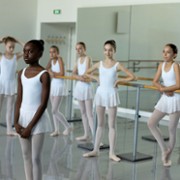 Neneh: Gwiazda baletu - galeria zdjęć - filmweb
