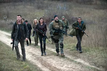 Czerwony świt - galeria zdjęć - filmweb