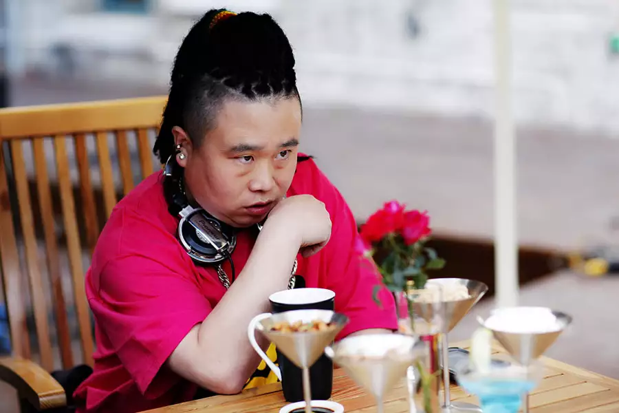 Yi Qi Fei - galeria zdjęć - filmweb