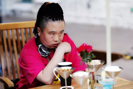 Yi Qi Fei - galeria zdjęć - filmweb