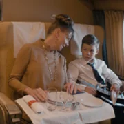 Nocny lot aeroplanem - galeria zdjęć - filmweb