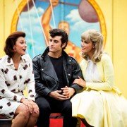 Olivia Newton-John: Hopelessly Devoted to You - galeria zdjęć - filmweb