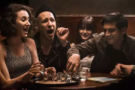 Sweetbitter - galeria zdjęć - filmweb