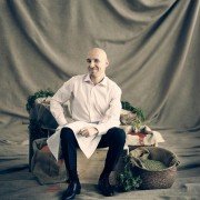 Sweetbitter - galeria zdjęć - filmweb